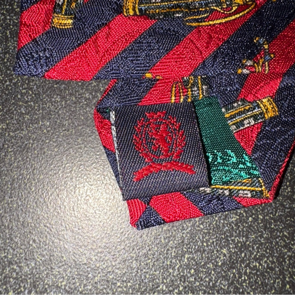 Vintage Tommy Hilfiger Golf Red Blue Tie Necktie Made in USA Italian Silk 4”x58” - Picture 5 of 6